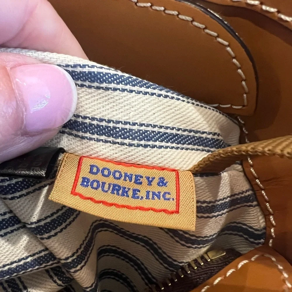 NWT Dooney & Bourke Nana All Leather Tote - Brown